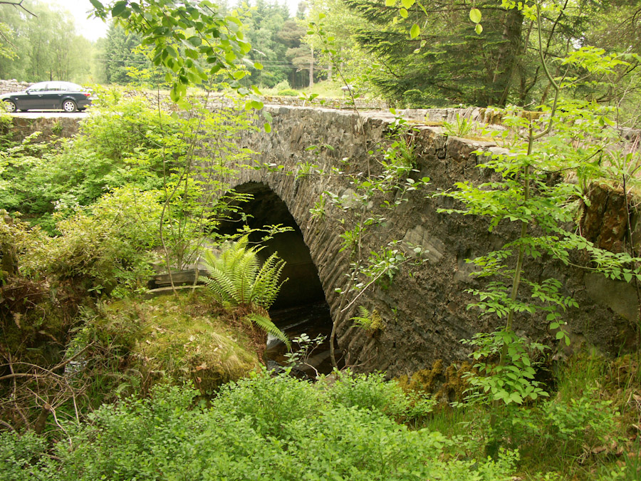 Fassfern Bridge, over the an T-Suileag Burn